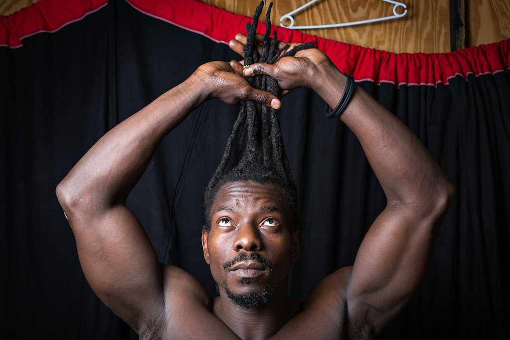 JESUS |  ACROBAT